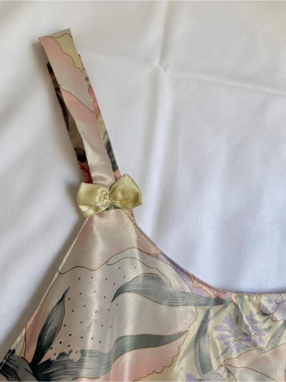 Silky floral mini slip dress with bow details - Picture 8 of 8